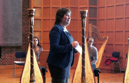 Petra van der Heide in the Tonhalle Düsseldorf / Vielsaitig auf Tour