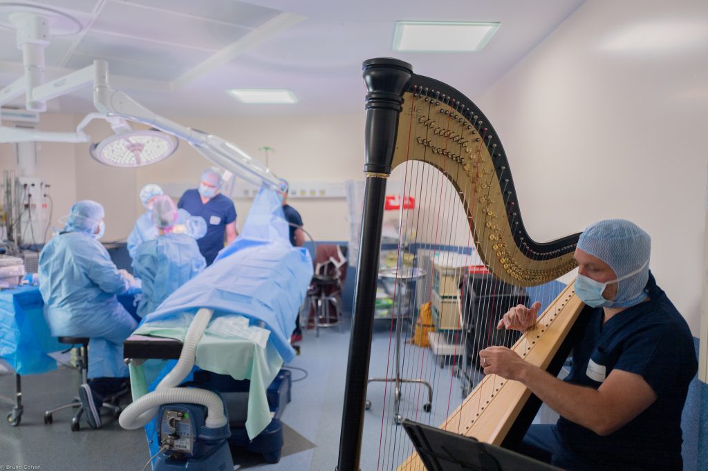 François Pernel performs on his Camac Égerie during a surgical procedure