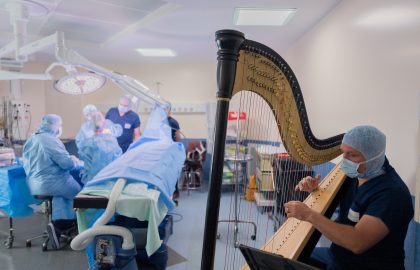 François Pernel performs on his Camac Égerie during a surgical procedure