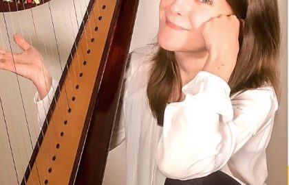 Free Online Workshop: Making Hands Work Together with Zuzanna Olbrýs
