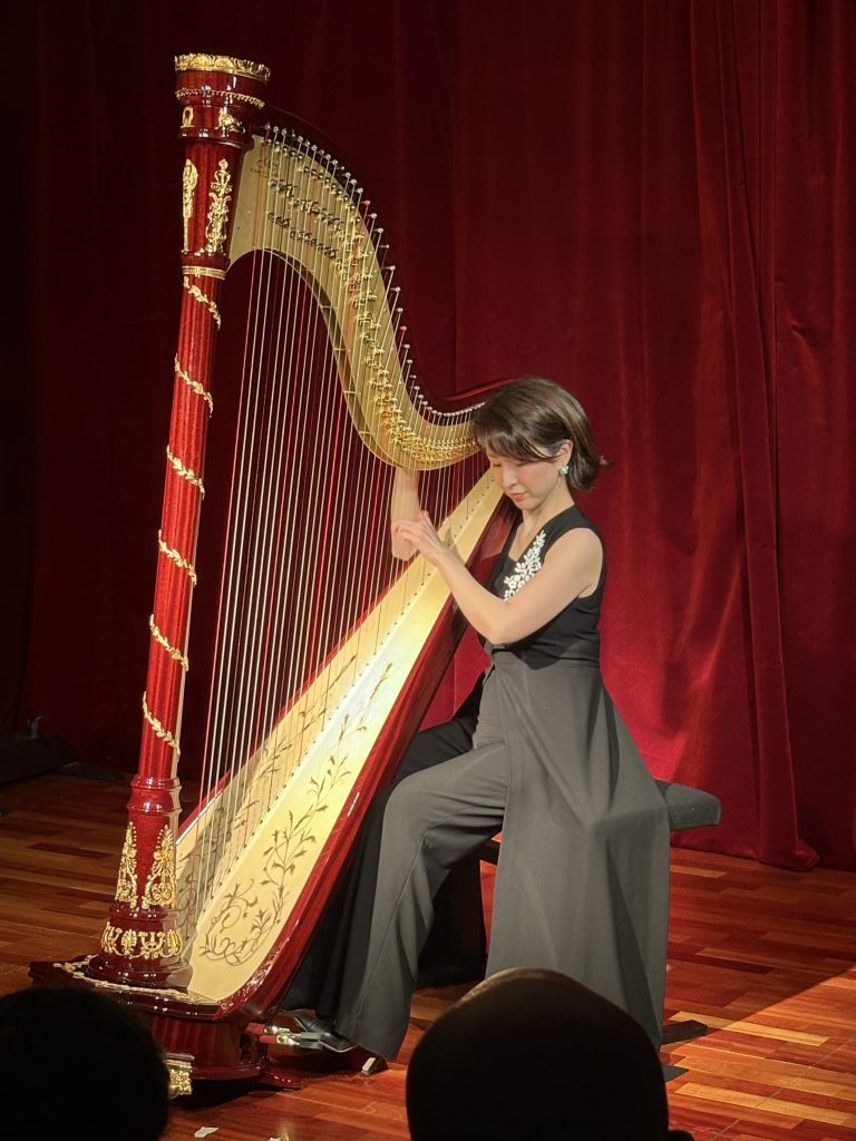 Mai debuts her harp in Paris, Spring-2025