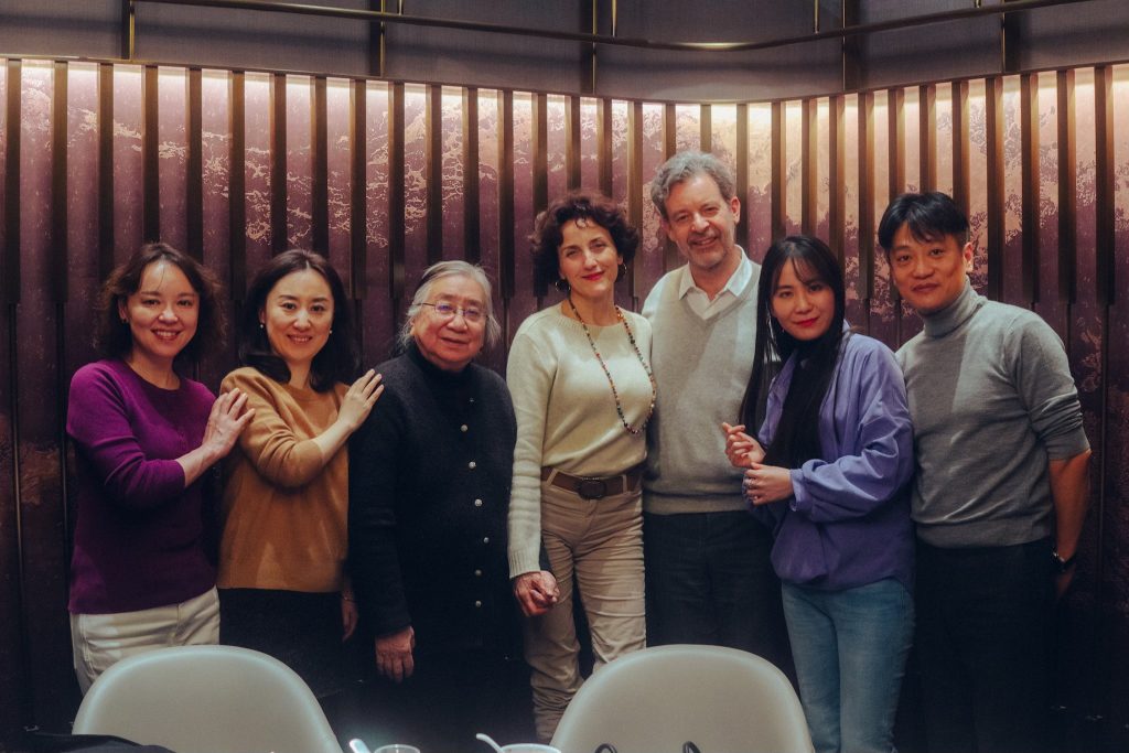 A moment of relaxation with (from left to right) Shi Qin, Wang Guan, Zuo Yin, Isabelle Moretti, Jakez François and Duoli Wu.